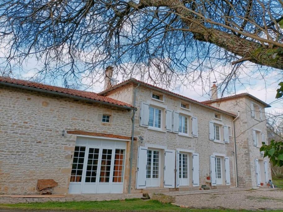 Moulin Sous La Vergne Nanteuil-en-Vallee Екстер'єр фото